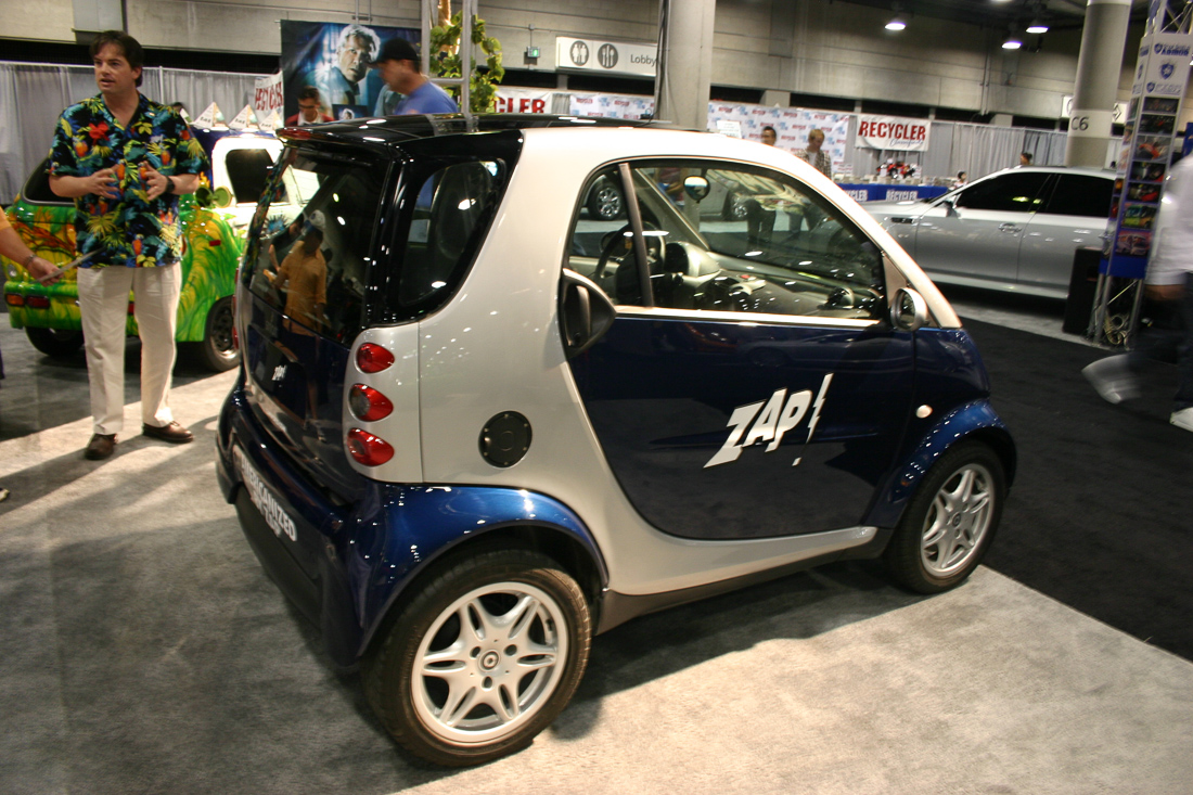 Image #6, Original IMG_1693, January 06, 2006, 1/8 sec at f / 5.6, , , ISO 400, 