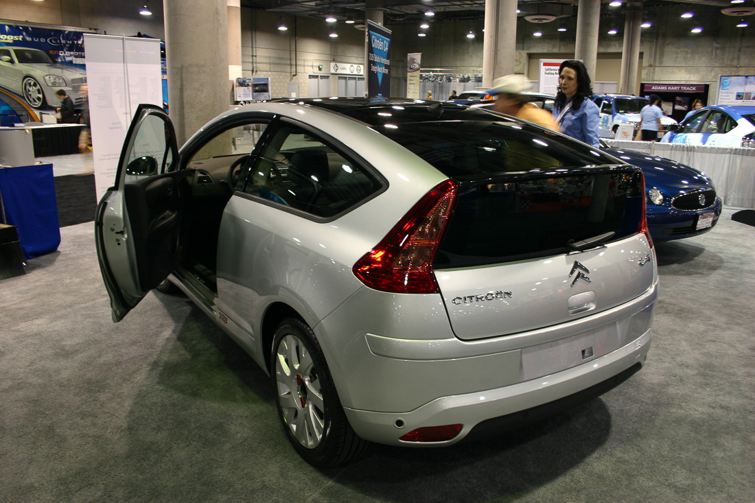 Image #64, Original IMG_1725, January 06, 2006, 1/8 sec at f / 5.6, , , ISO 400, 