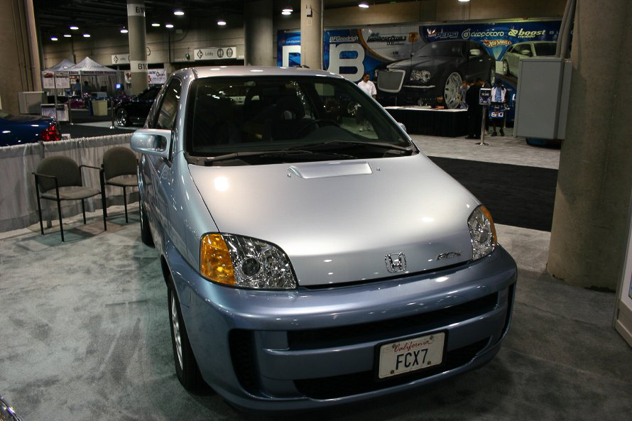 Image #76, Original la49, January 06, 2006, 1/15 sec at f / 5.6, , , ISO 400, 