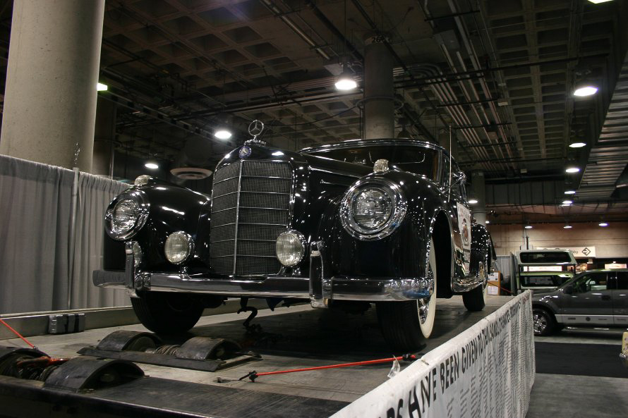 Image #16, Original la76, January 06, 2006, 1/10 sec at f / 5.6, , , ISO 400, 